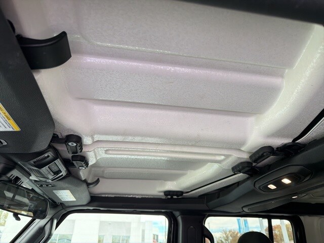 2024 Jeep Wrangler Rubicon 4xe photo 3