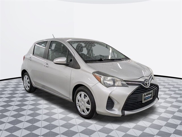 2017 Toyota Yaris L photo 3