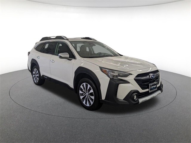 2025 Subaru Outback Touring photo 3