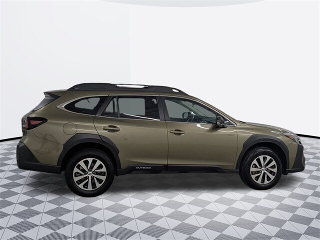 2025 Subaru Outback Premium photo 3