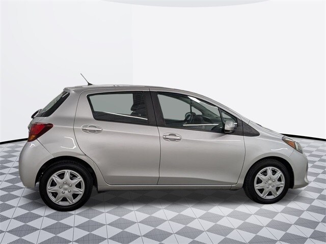 2017 Toyota Yaris L photo 4