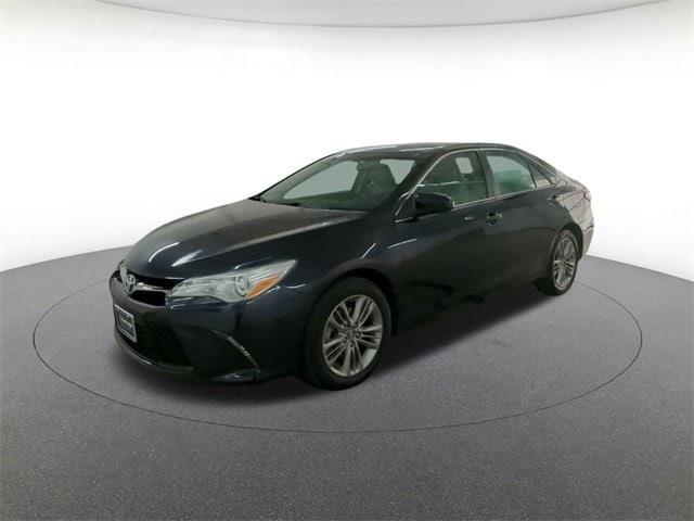 2016 Toyota Camry Special Edition's photo