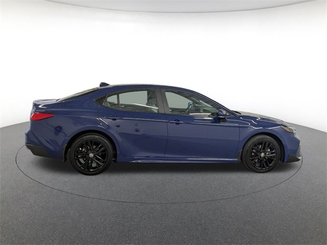 2025 Toyota Camry SE photo 4