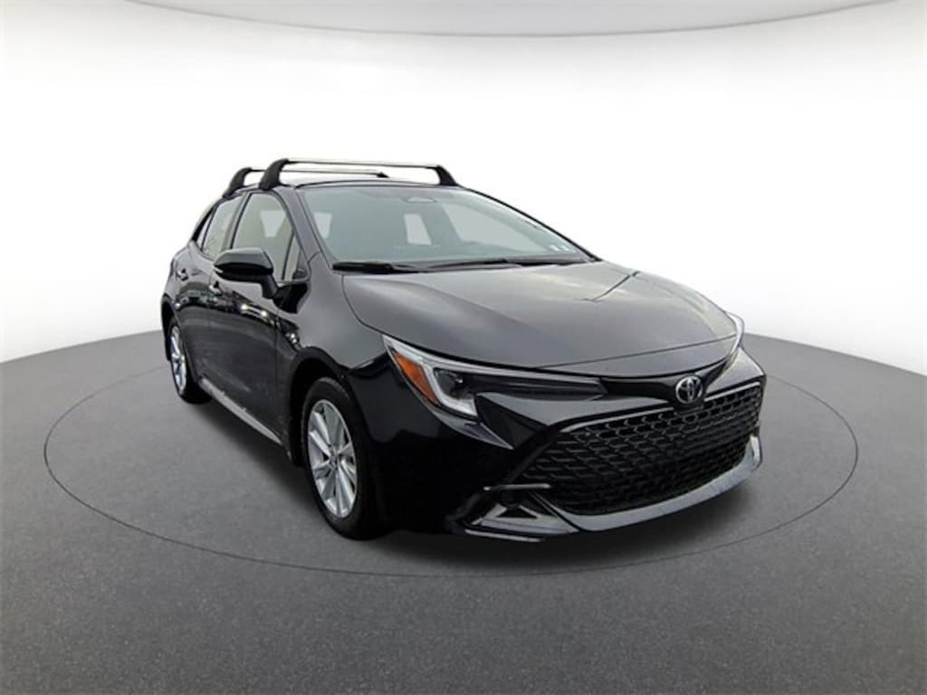 Used 2025 Toyota Corolla Hatchback SE Hatchback