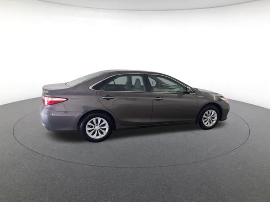 Used 2017 Toyota Camry Hybrid LE Sedan