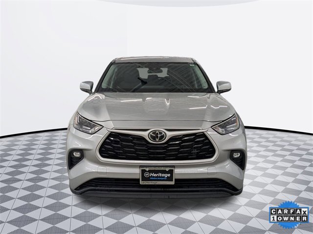 2024 Toyota Highlander LE Sport photo 2