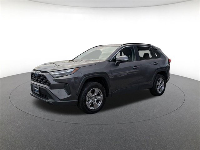 2024 Toyota RAV4 XLE's photo