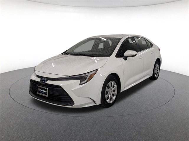 2025 Toyota Corolla LE's photo