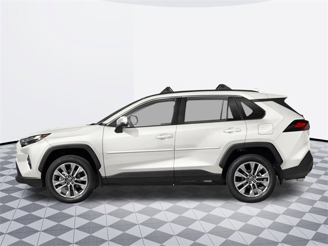 2025 Toyota RAV4 XLE photo 3