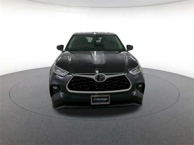 2020 Toyota Highlander LE Sport photo 2