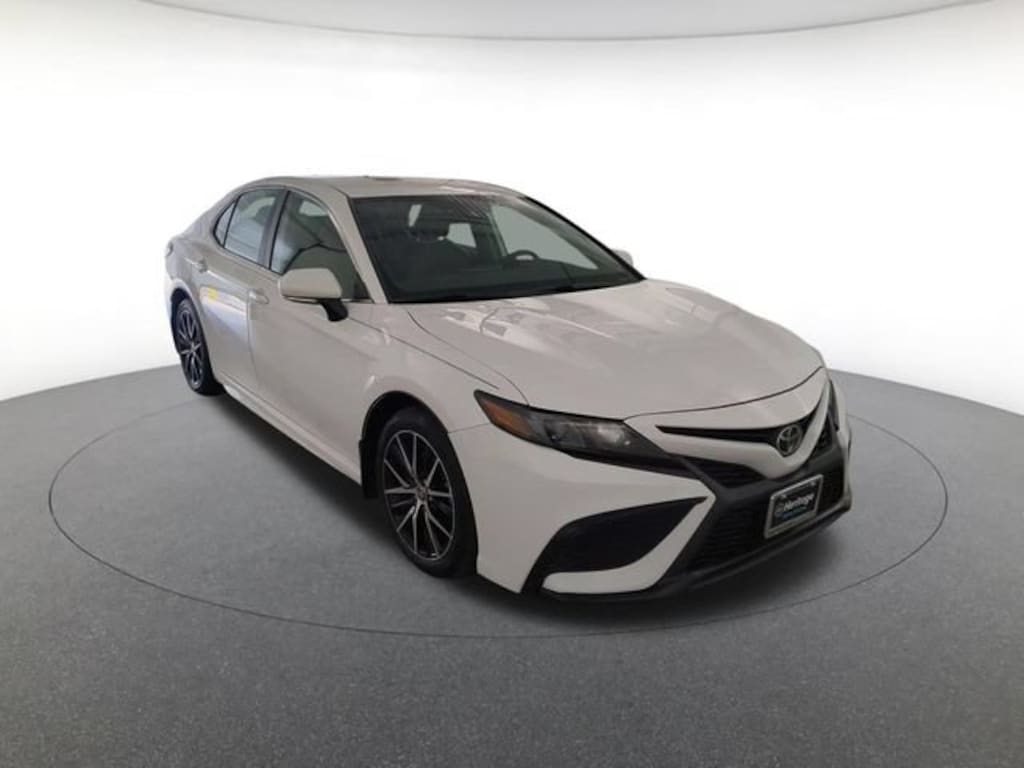 Used 2023 Toyota Camry SE Sedan