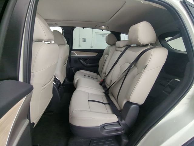 2025 Mazda CX-70 Premium Package - Photo 10