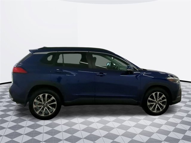 2023 Toyota Corolla Cross XLE photo 4