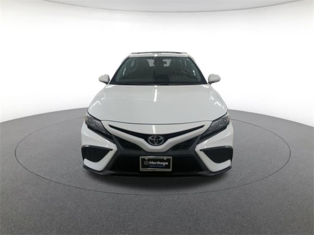 Used 2022 Toyota Camry SE Sedan