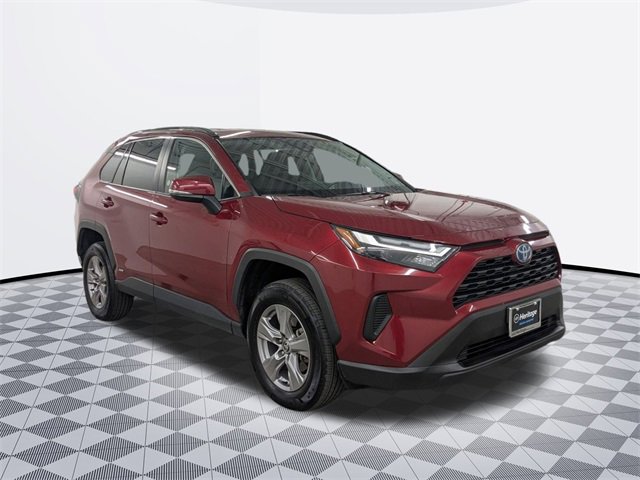 2024 Toyota RAV4 Hybrid XLE photo 3