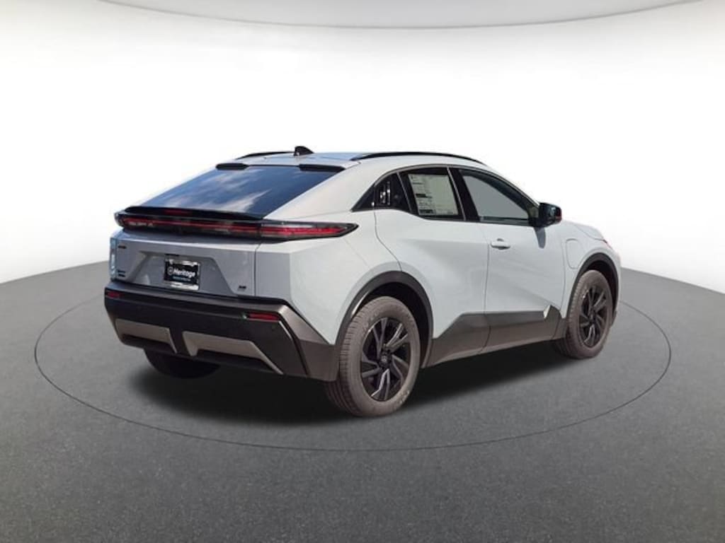 New 2026 Toyota C-HR SE SUV