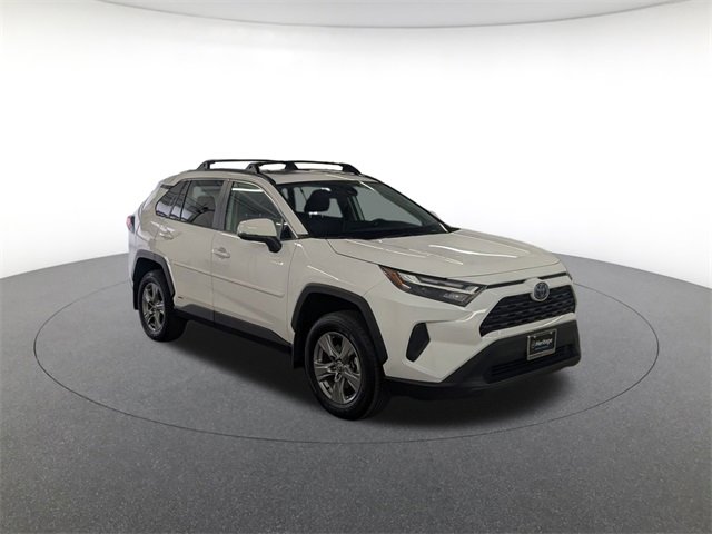 2024 Toyota RAV4 Hybrid XLE photo 3