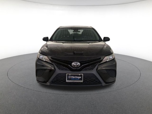 Used 2019 Toyota Camry SE Sedan
