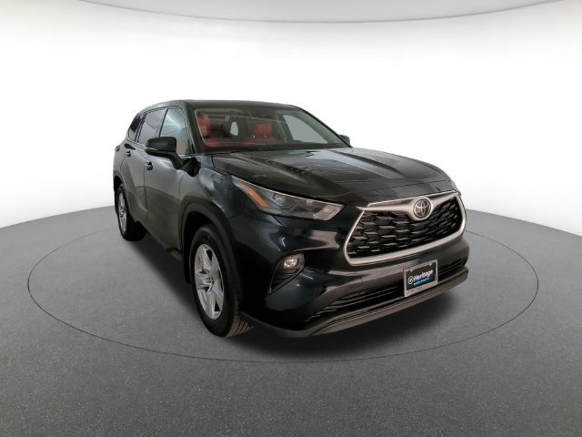 Used 2022 Toyota Highlander LE Sport Utility