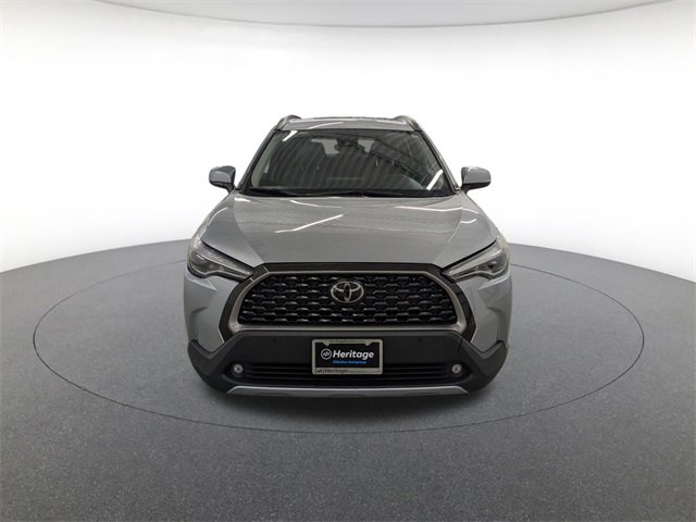 2022 Toyota Corolla Cross XLE photo 2
