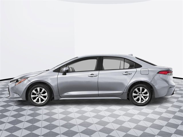 2025 Toyota Corolla LE photo 3