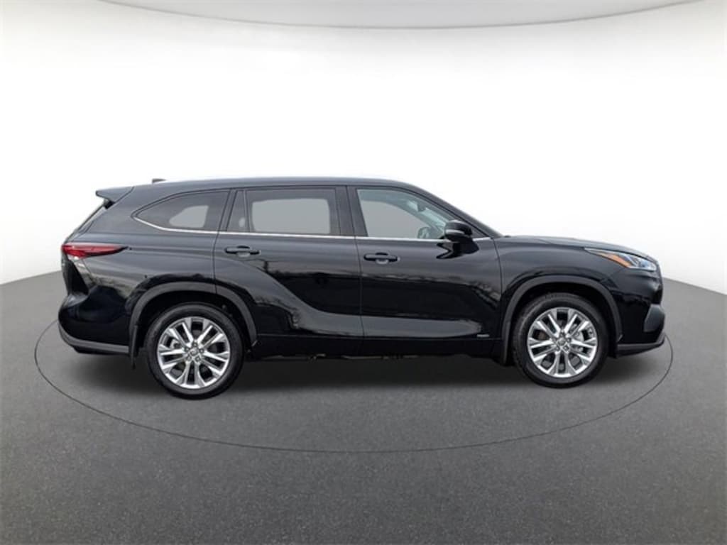 Used 2025 Toyota Highlander Hybrid Limited Sport Utility