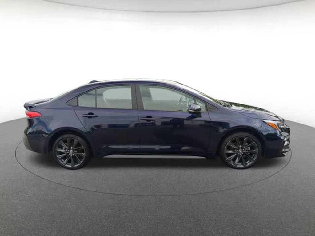 Used 2025 Toyota Corolla SE Sedan