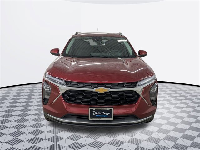 2024 Chevrolet Trax LT photo 2
