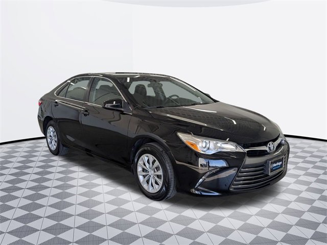 2017 Toyota Camry LE photo 3