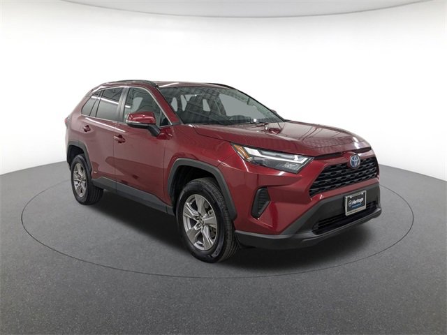 2024 Toyota RAV4 Hybrid XLE photo 3