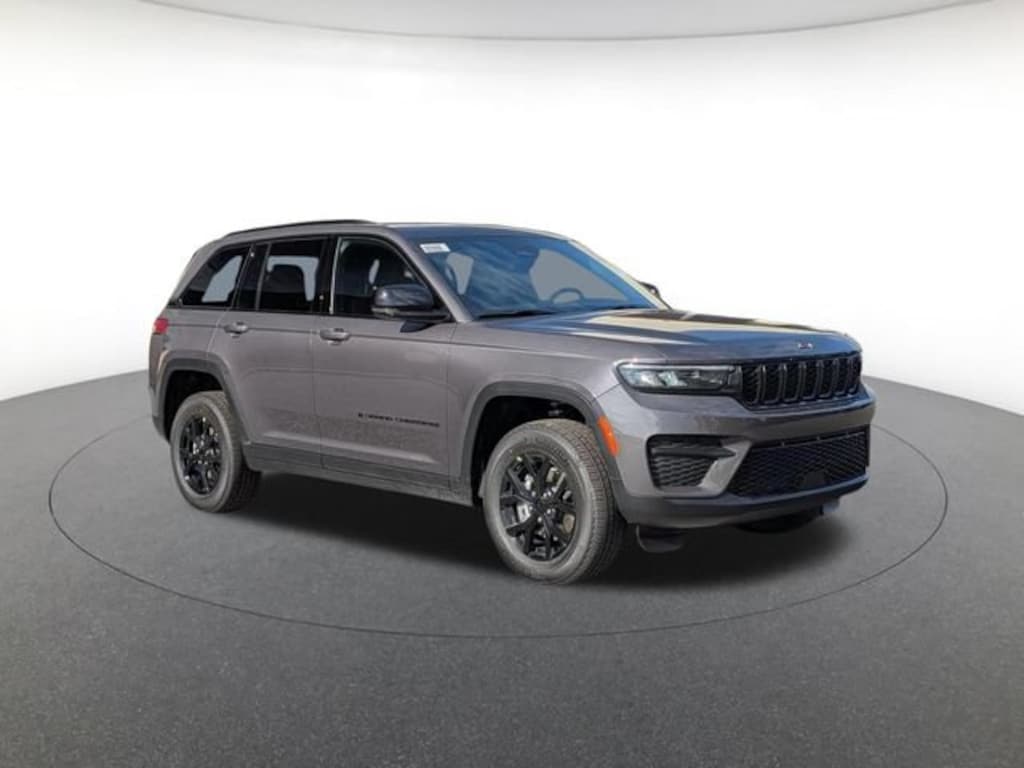 Used 2025 Jeep Grand Cherokee Altitude X Sport Utility