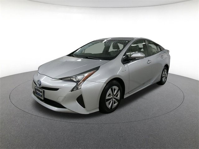 2016 Toyota Prius Three's photo