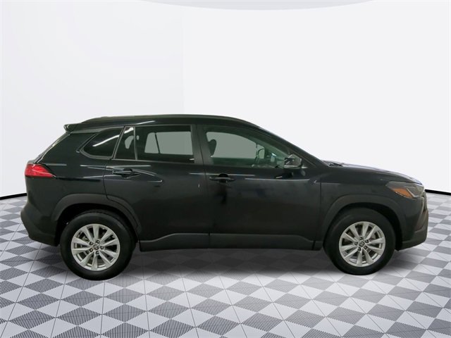 2022 Toyota Corolla Cross LE photo 4