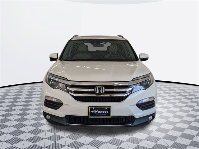 2017 Honda Pilot Touring Sport photo 2