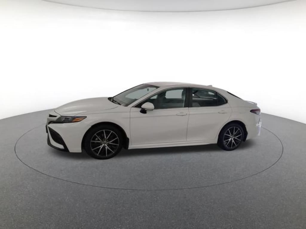 Used 2023 Toyota Camry SE Sedan