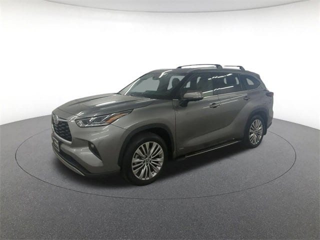 2025 Toyota Highlander Platinum's photo