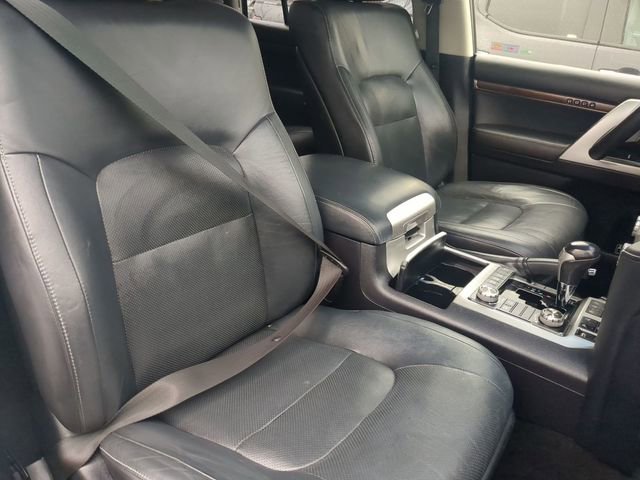 2016 Toyota Land Cruiser Base - Photo 19