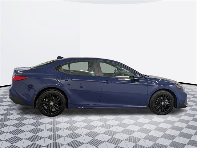 2025 Toyota Camry SE photo 4