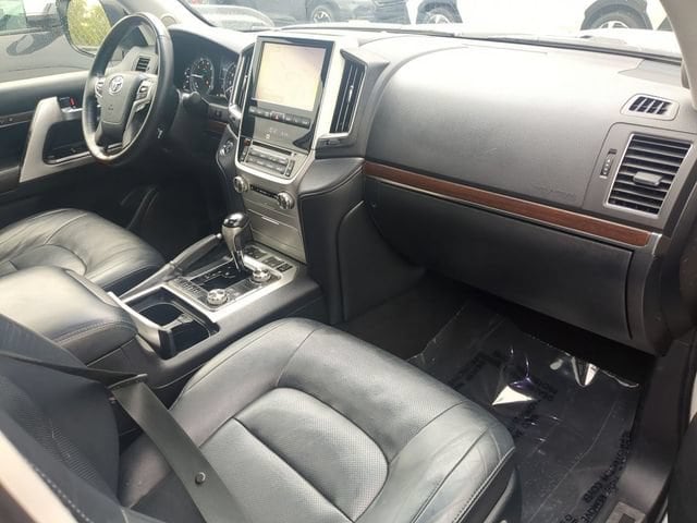 2016 Toyota Land Cruiser Base - Photo 21
