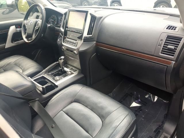 2016 Toyota Land Cruiser Base - Photo 21