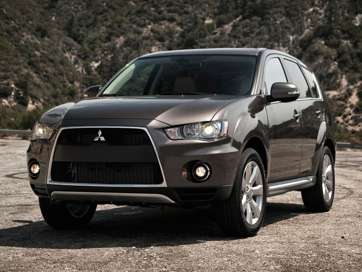 2011 Mitsubishi Outlander SE's photo