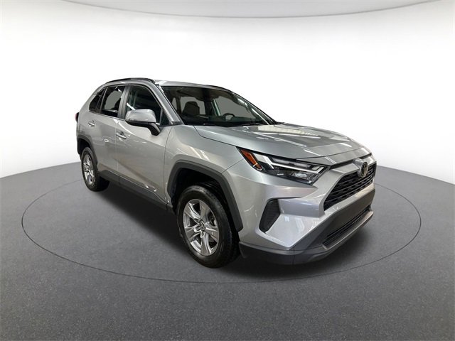 2023 Toyota RAV4 XLE photo 3