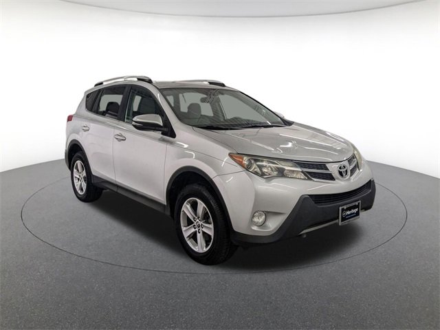 2015 Toyota RAV4 XLE photo 3