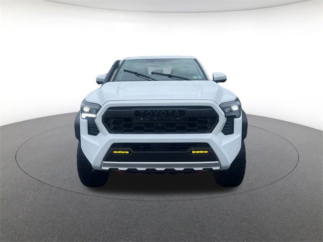 2025 Toyota Tacoma Trailhunter photo 2