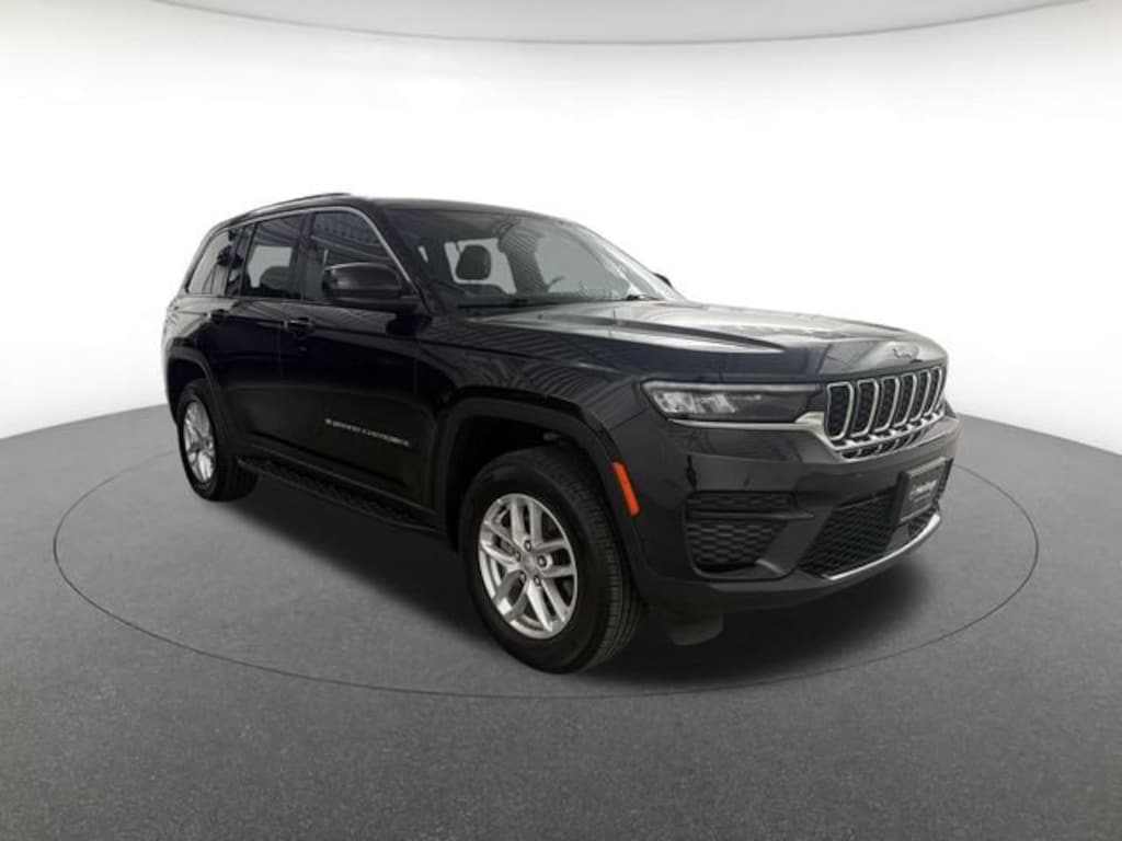 Used 2025 Jeep Grand Cherokee Laredo X Sport Utility