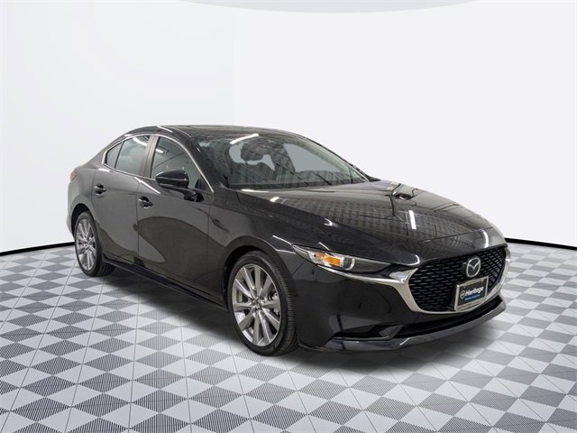 2022 Mazda Mazda3 Preferred photo 3