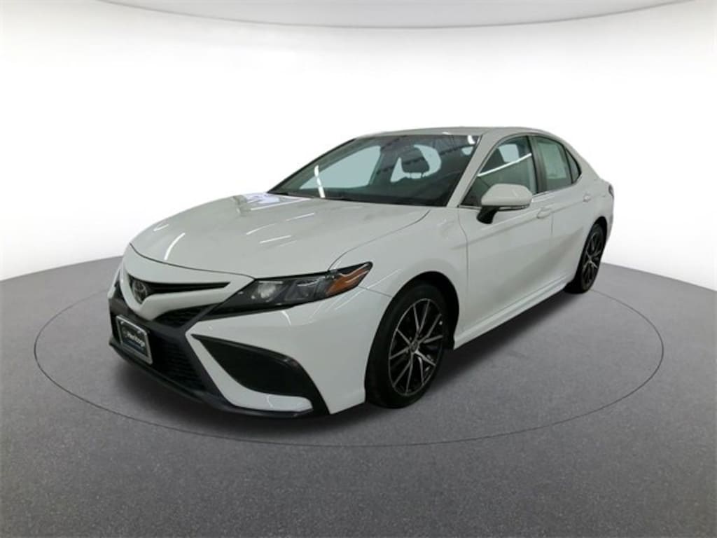 Used 2022 Toyota Camry SE Sedan