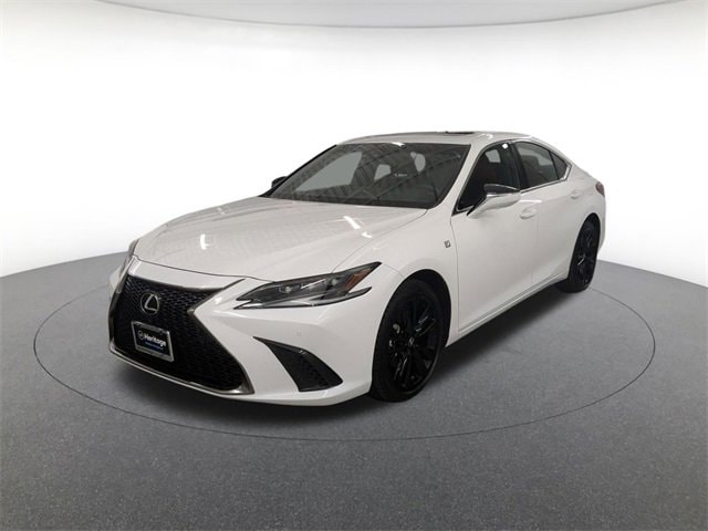 2025 Lexus ES Hybrid 300h F SPORT Handling's photo