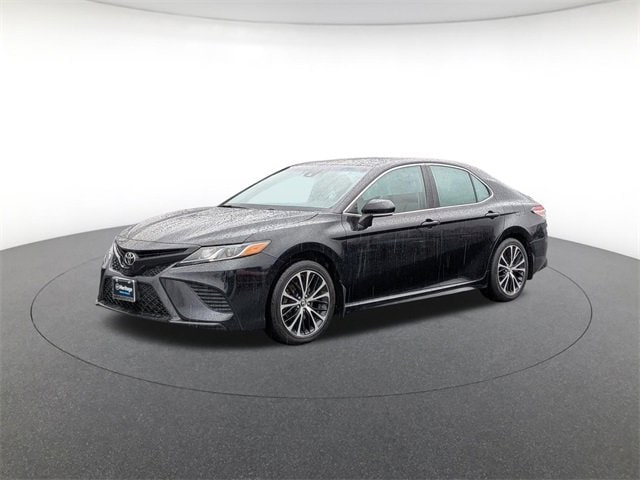 2018 Toyota Camry SE's photo