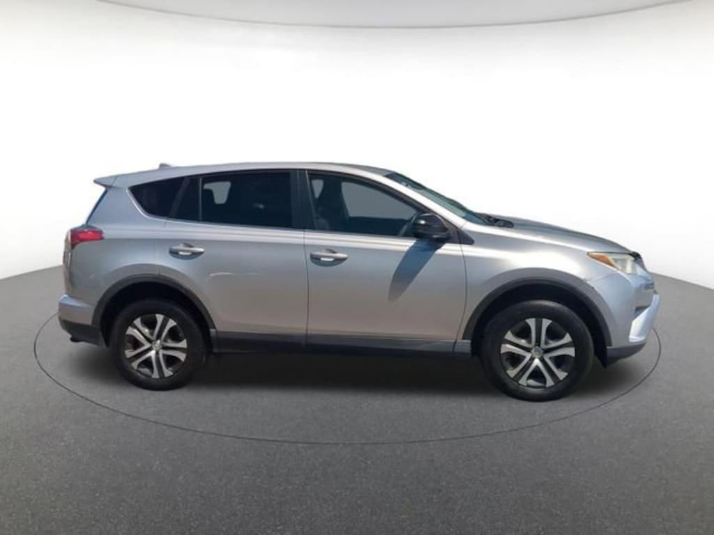 Used 2018 Toyota RAV4 LE Sport Utility